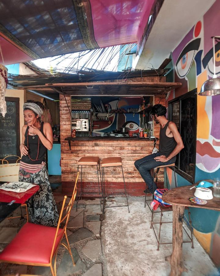 Green Rover Hostel By Gypstead Vagator Extérieur photo